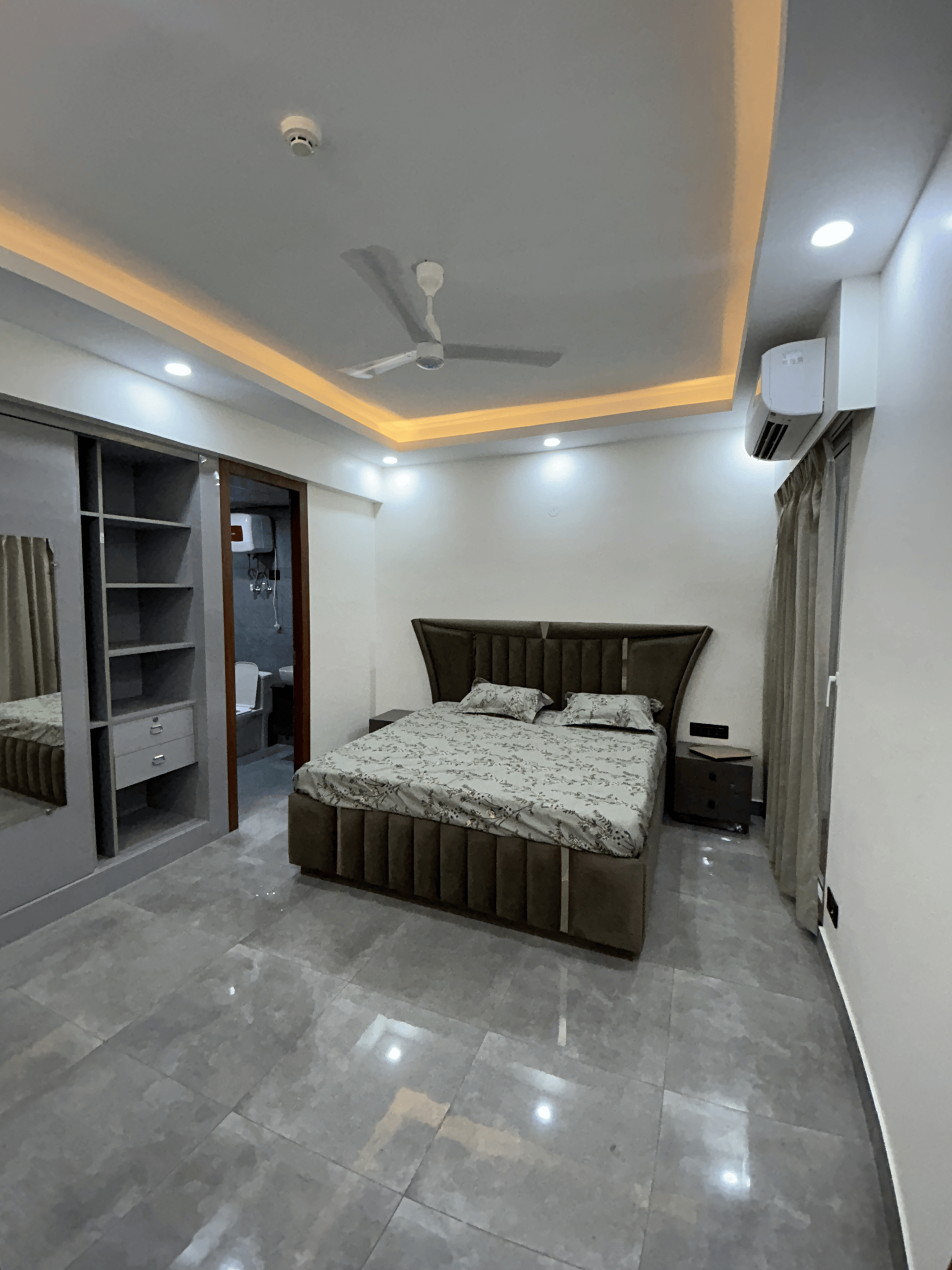 Interior 4