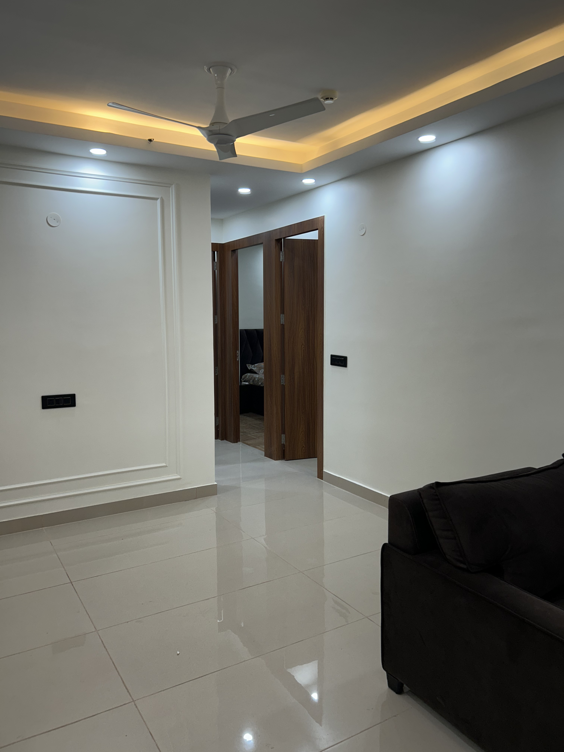 Interior 8
