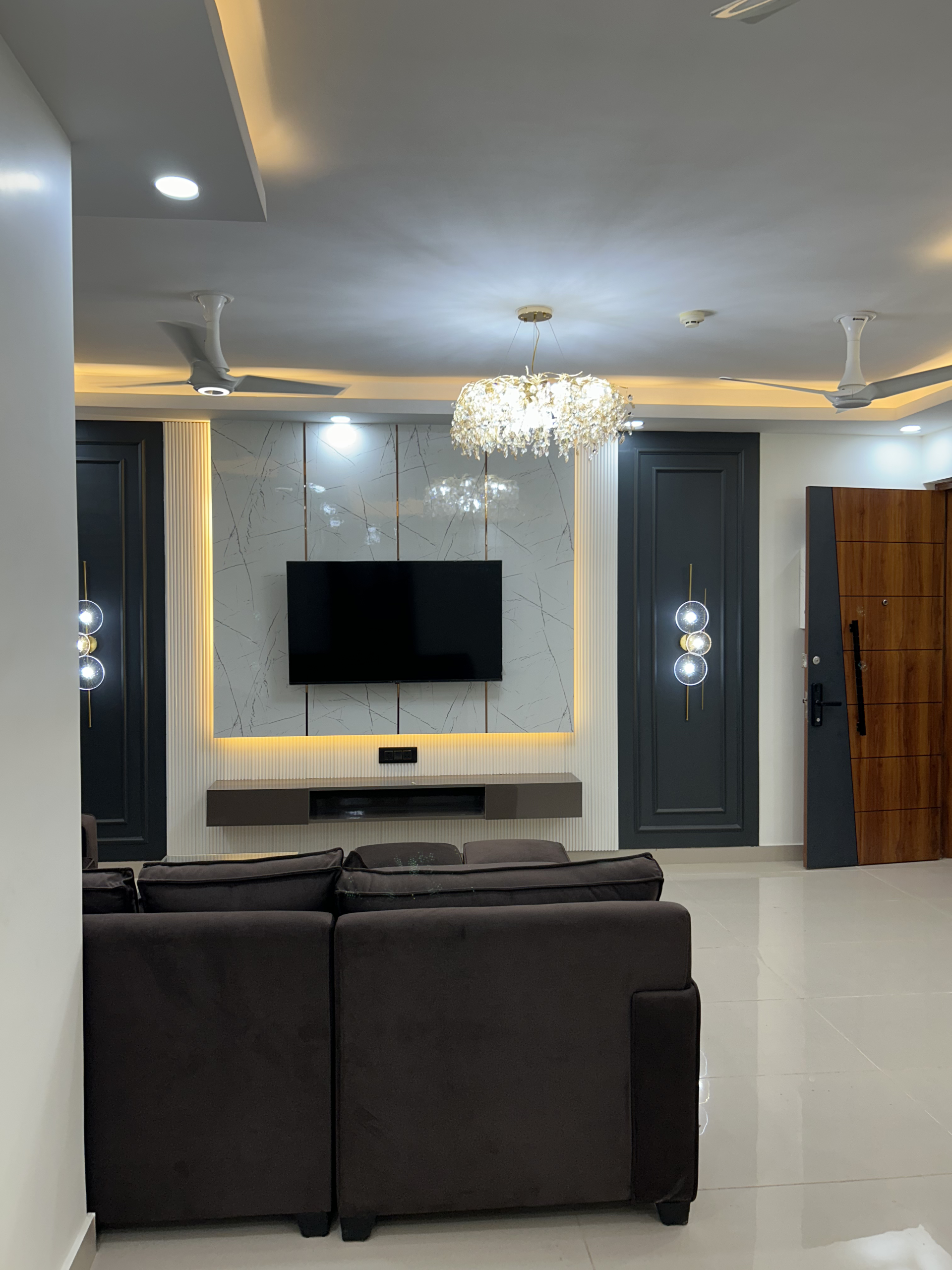 Interior 6